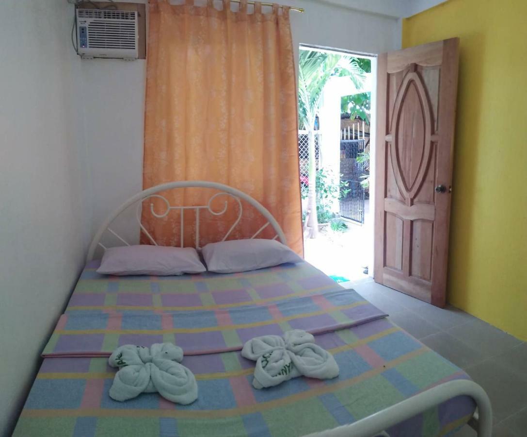 Guanna'S Place Room And Resto Bar Logon Luaran gambar