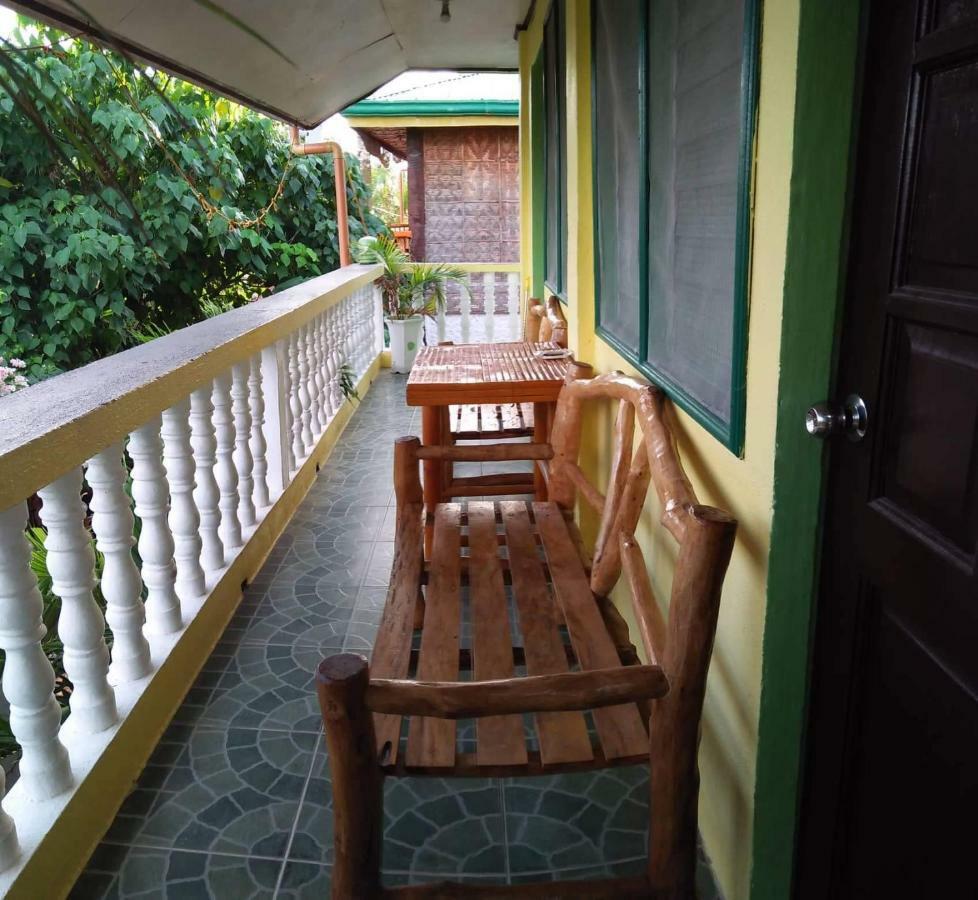 Guanna'S Place Room And Resto Bar Logon Luaran gambar